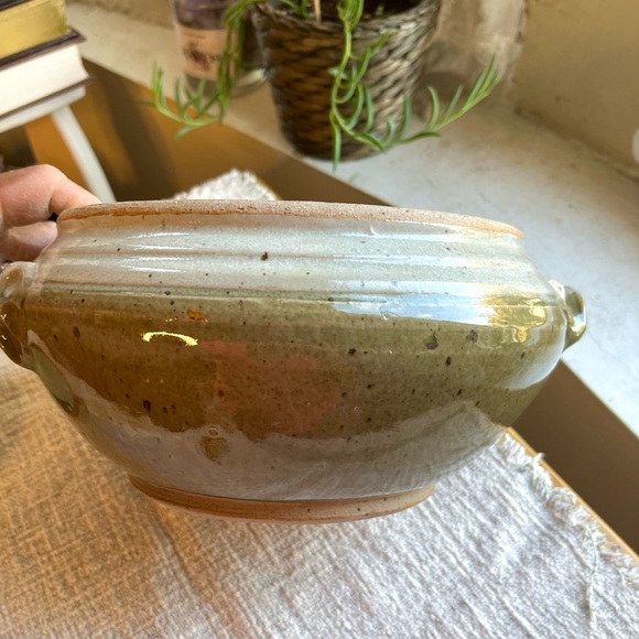 Handmade Studio Art, Tureen Style in Green, Signed, under 5” Tall - Picture 7 of 16